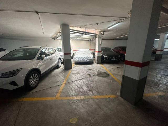 Garaje en Venta en Carrer ESCIPIO, 36 en El Putget i el Farró