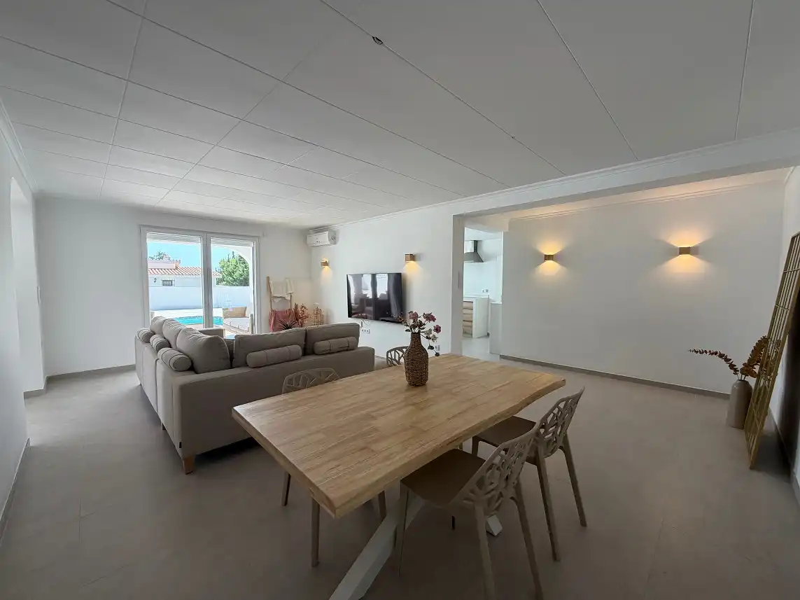 Sala d'estar de Casa o xalet en venda en Santa Pola amb Aire condicionat, Jardí privat i Piscina