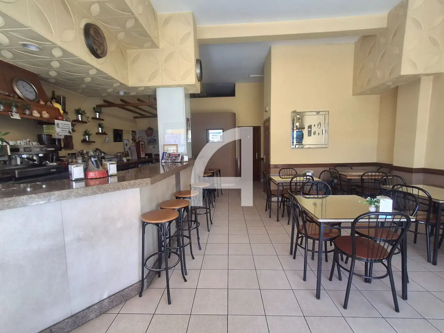 Locale commerciale in vendita a Av. do Fragoso, imagen 2