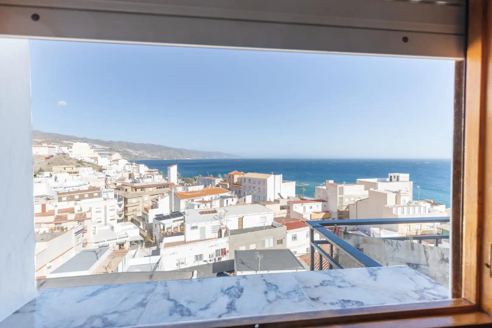Casa con terraza en venta en Calle Sayena 25, imagen 2