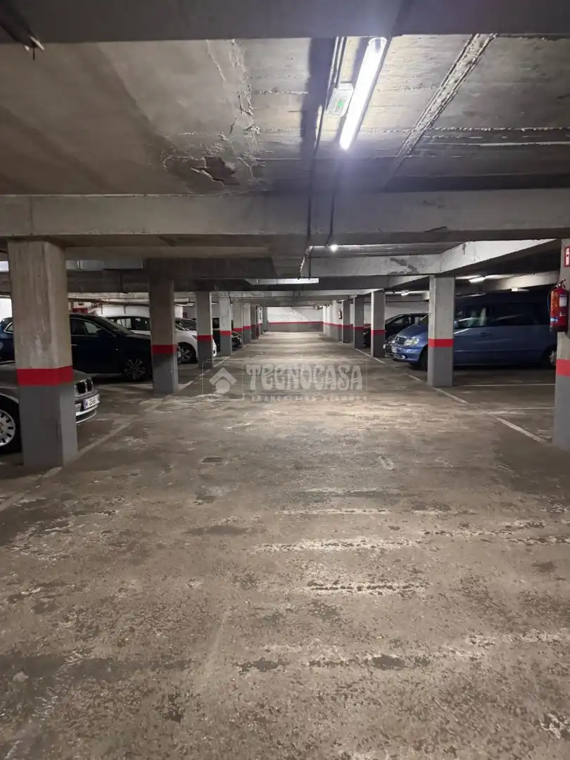 Parkplatz von Garage zur Miete in Alcobendas