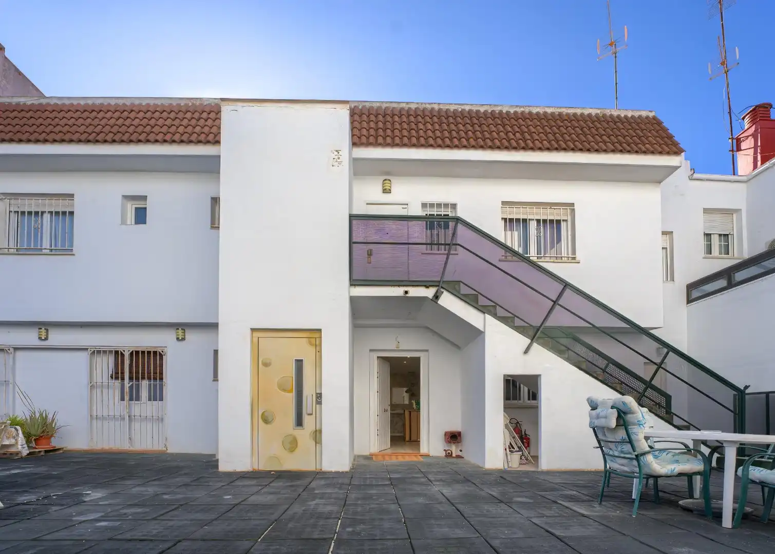 Exterior view of Houses for sale in Tomares  with Air Conditioner, Private garden and Terrace