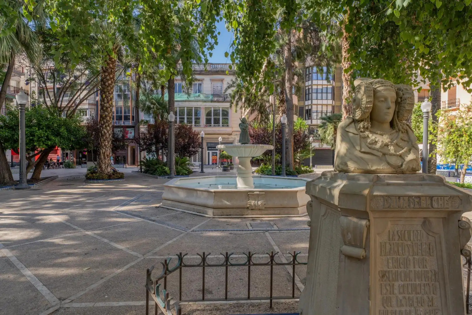 Vista exterior de Pis en venda en Elche / Elx amb Balcó