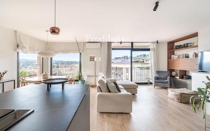 Living room of Flat for sale in Sant Cugat del Vallès  with Air Conditioner, Heating and Terrace