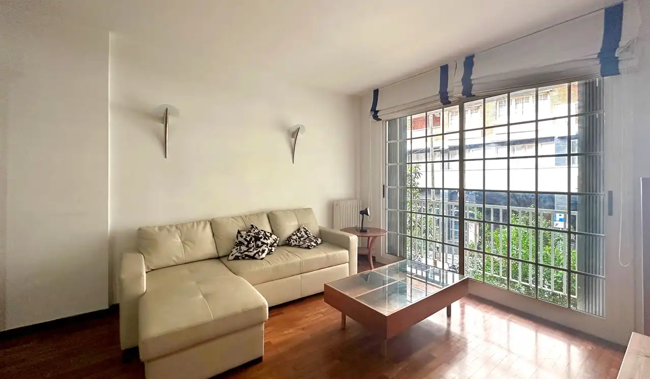 Wohnzimmer von Wohnung zum Verkauf in Barcelona mit Klimaanlage und Gemeinschaftspool