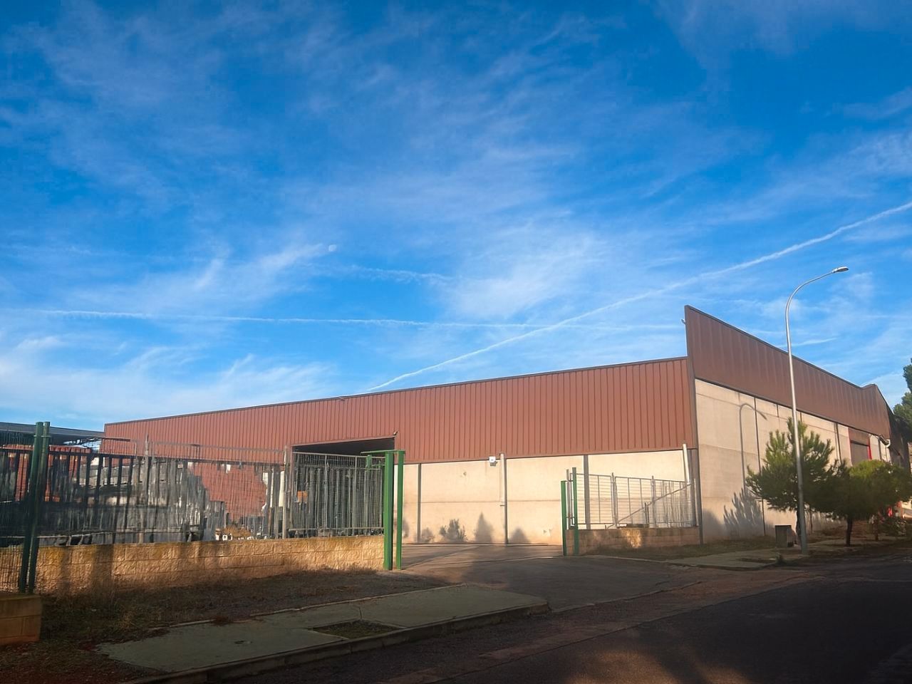 Vista exterior de Local en venda en Los Yébenes