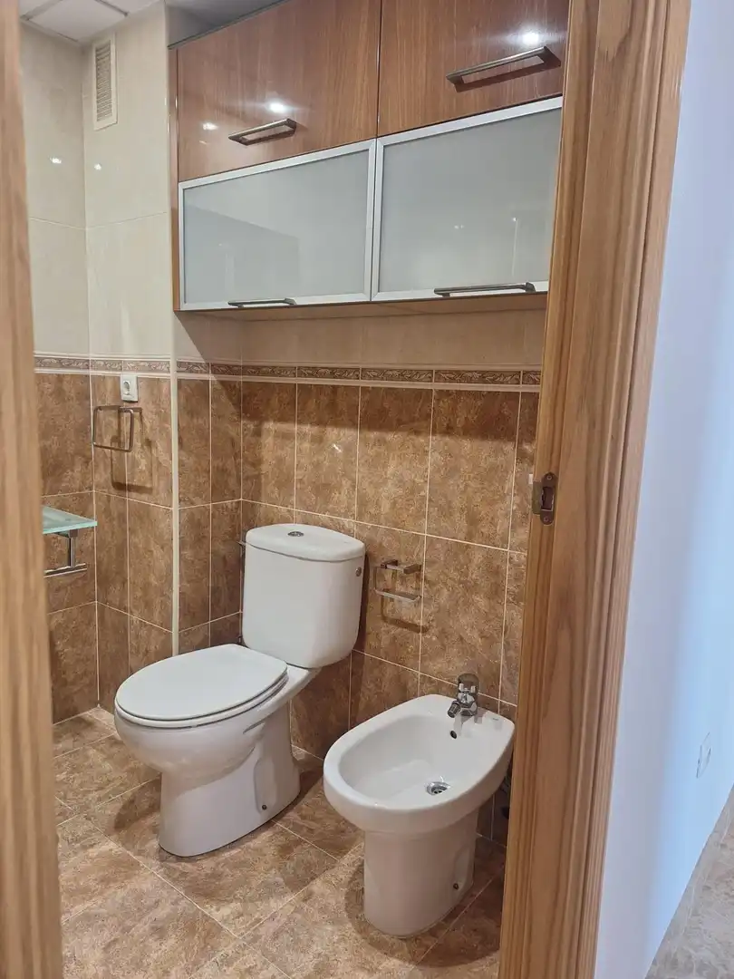 Bany de Pis de lloguer en Murcia amb Aire condicionat, Moblat i Balcó