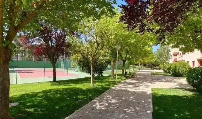 Außenansicht von Wohnung zum Verkauf in Pozuelo de Alarcón mit Klimaanlage, Heizung und Parkett