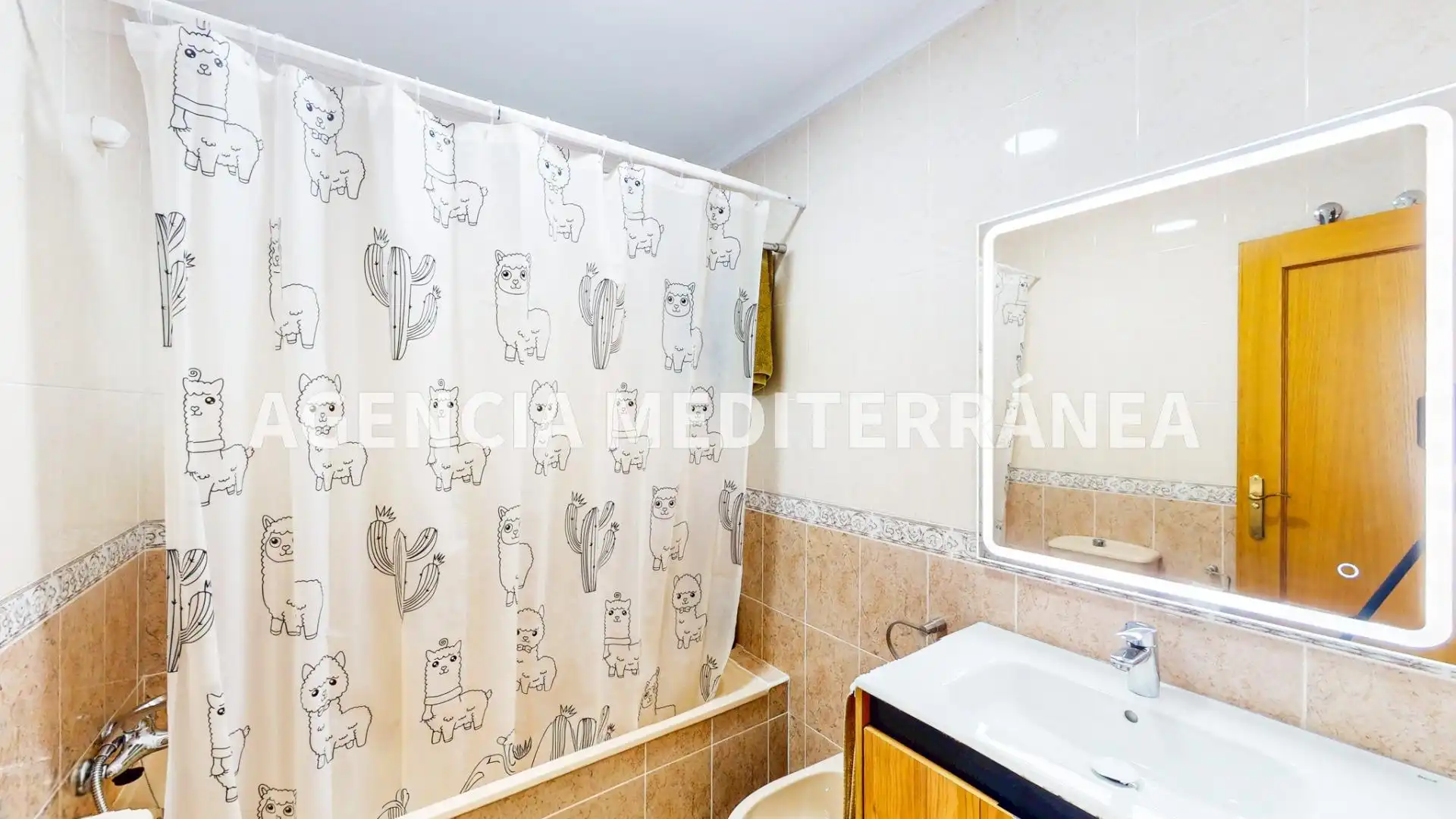 Baño de Piso en venta en Valencia con Aire acondicionado, Trastero y Balcón