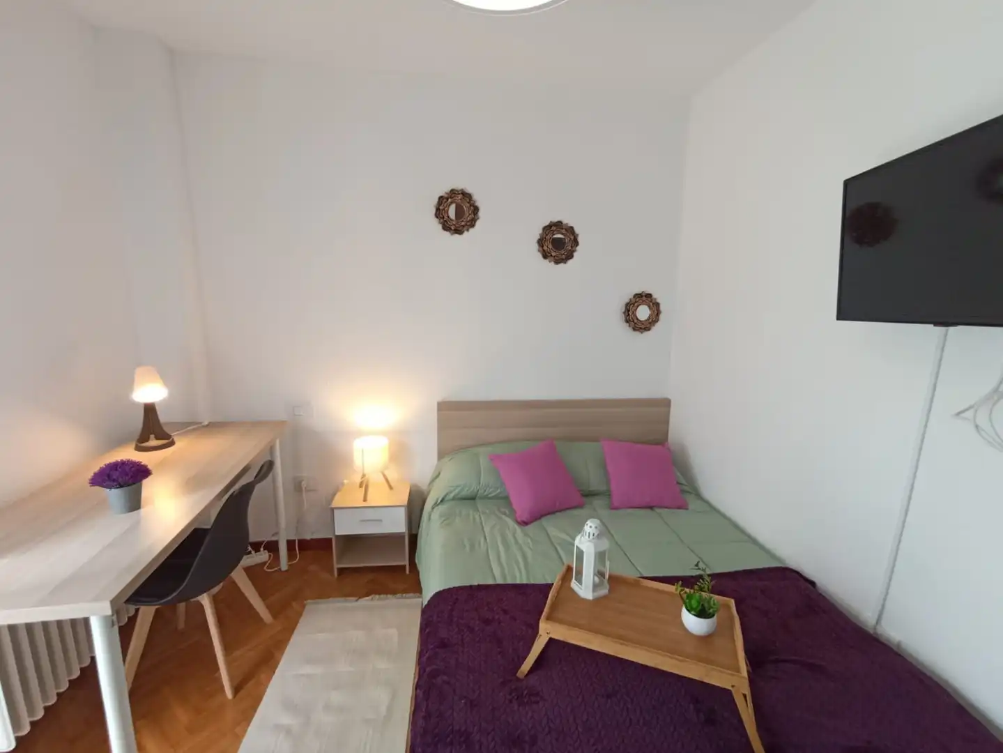 Room in Carretera de Torrelodones, 30, Casa Amarilla
