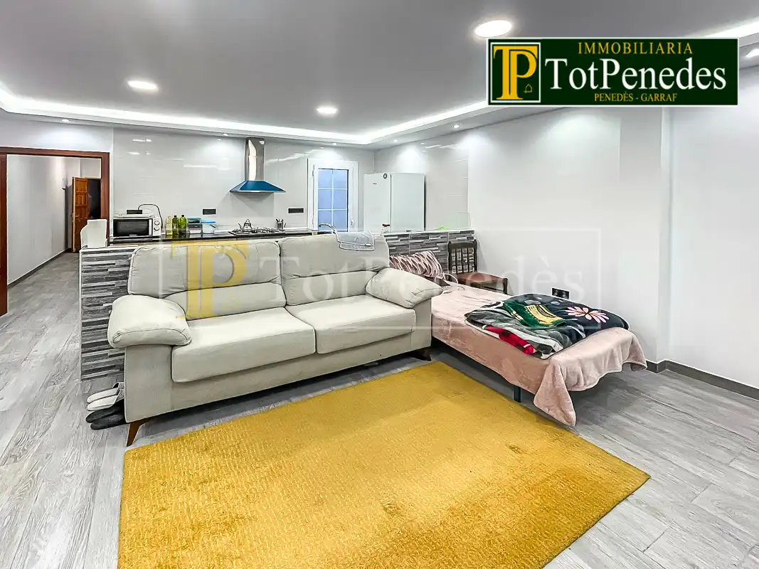 Sala de estar de Casa adosada en venta en Vilafranca del Penedès con Aire acondicionado, Calefacción y Terraza