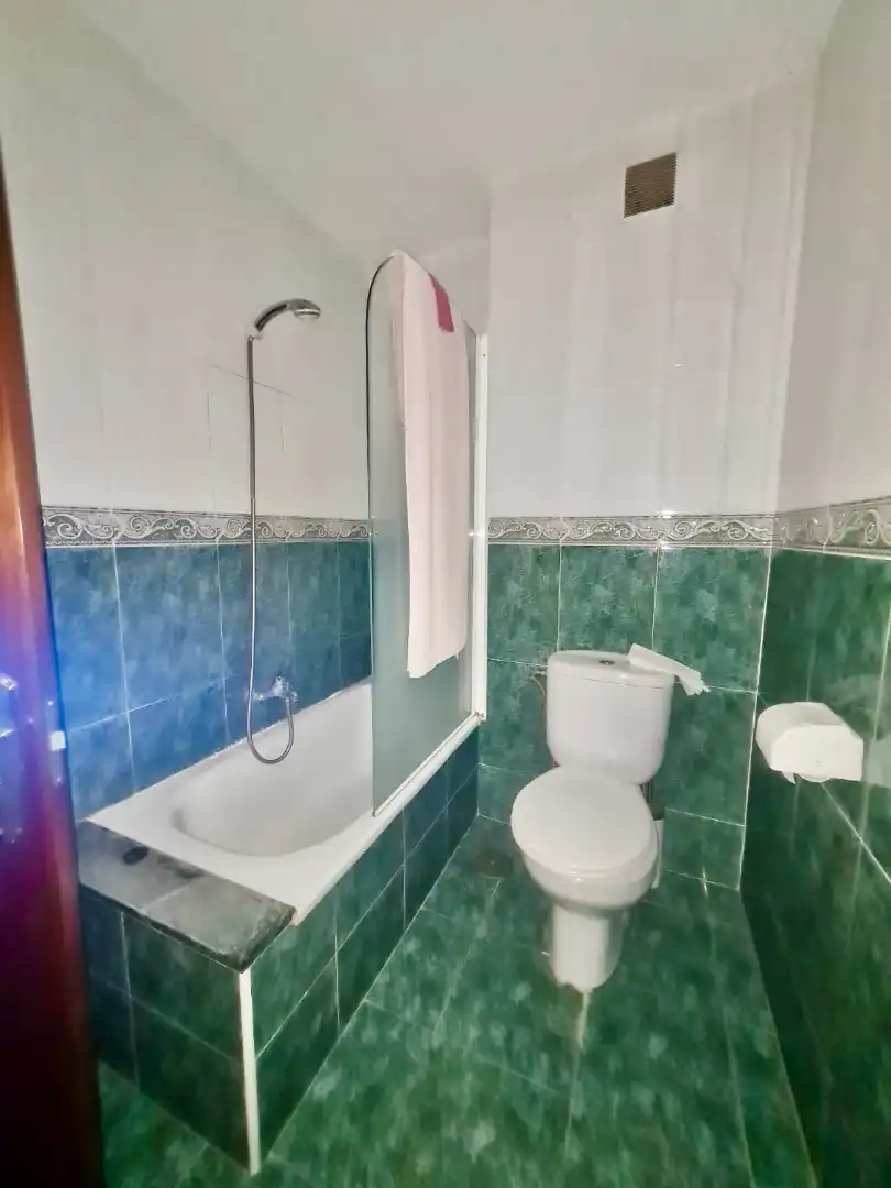 Baño de Piso en venta en Gijón  con Parquet y Amueblado
