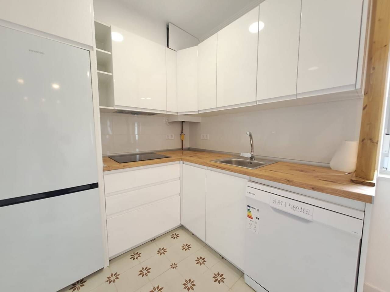 Kitchen of Flat for sale in Burgos Capital  with Heating, Parquet flooring and Balcony