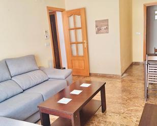 Living room of Flat to rent in  Granada Capital  with Heating, Parquet flooring and Furnished