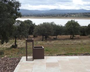 Terrassa de Finca rústica en venda en Peraleda de la Mata amb Aire condicionat, Jardí privat i Piscina