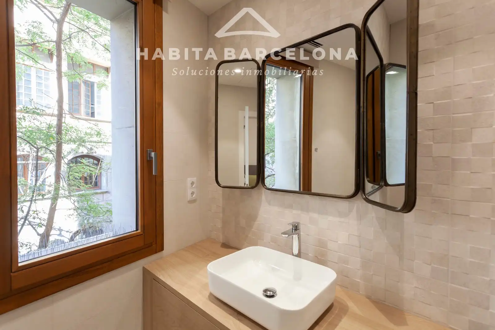 Baño de Piso de alquiler en Barcelona con Aire acondicionado, Calefacción y Parquet