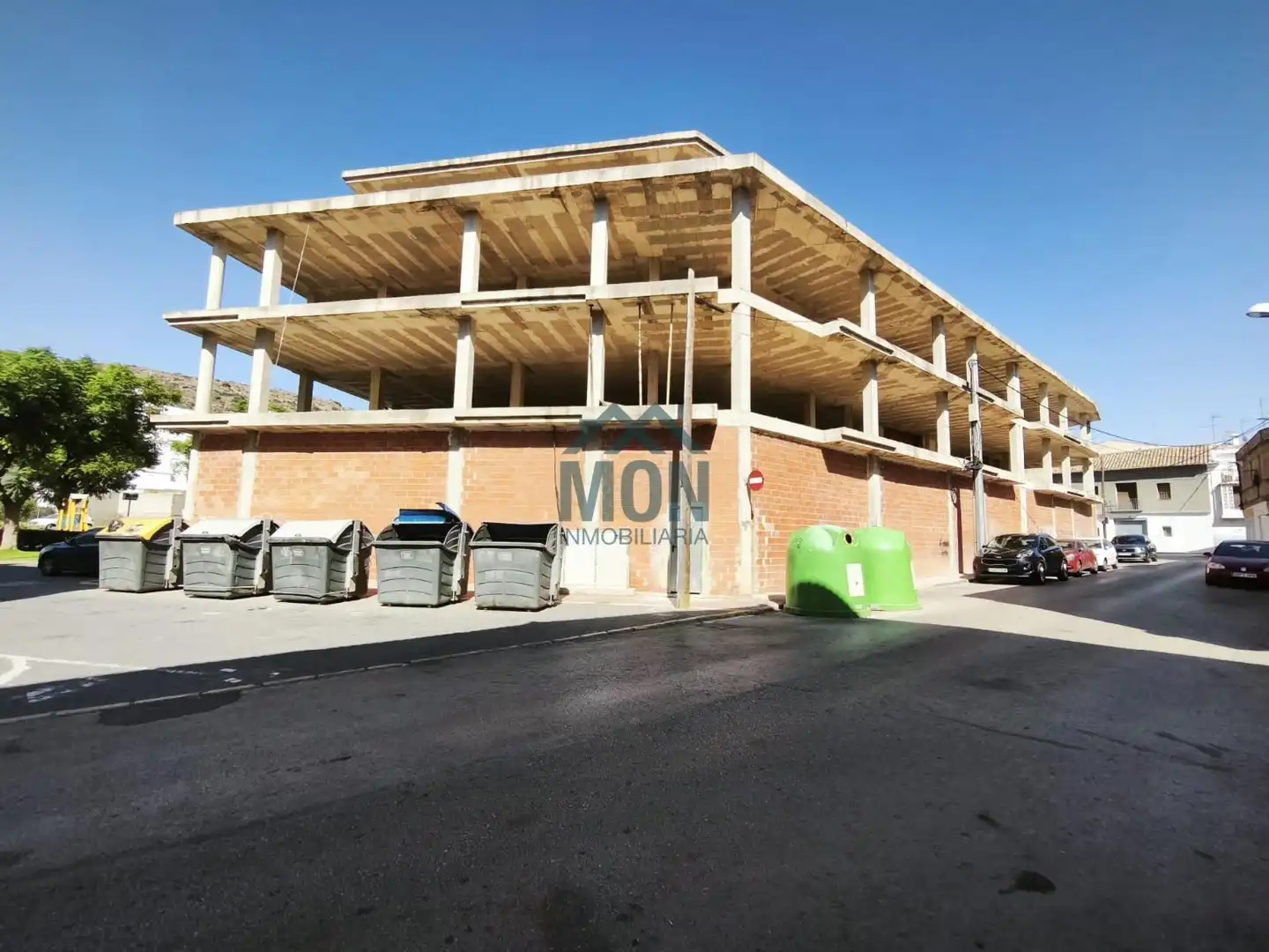 Edifici en venda a Montserrat