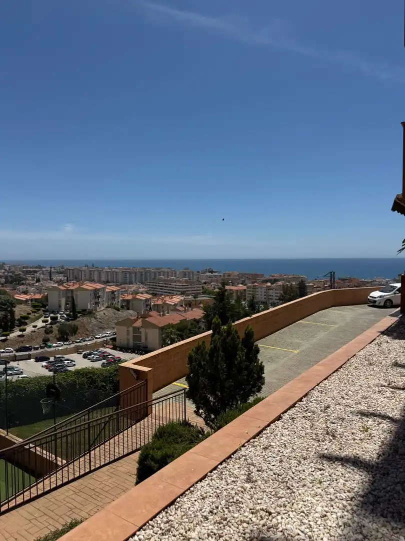Vista exterior de Pis en venda en Rincón de la Victoria amb Aire condicionat, Calefacció i Jardí privat