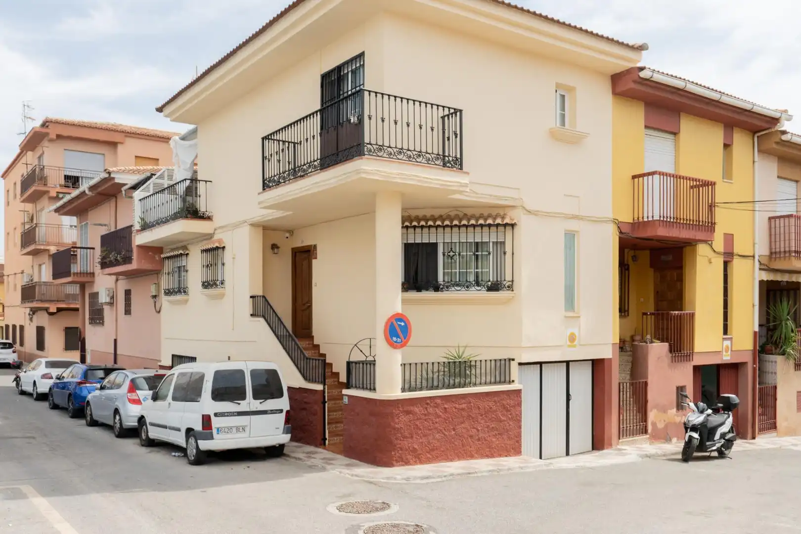 Adossat amb terrassa en venda a Calle HERMANOS QUINTERO