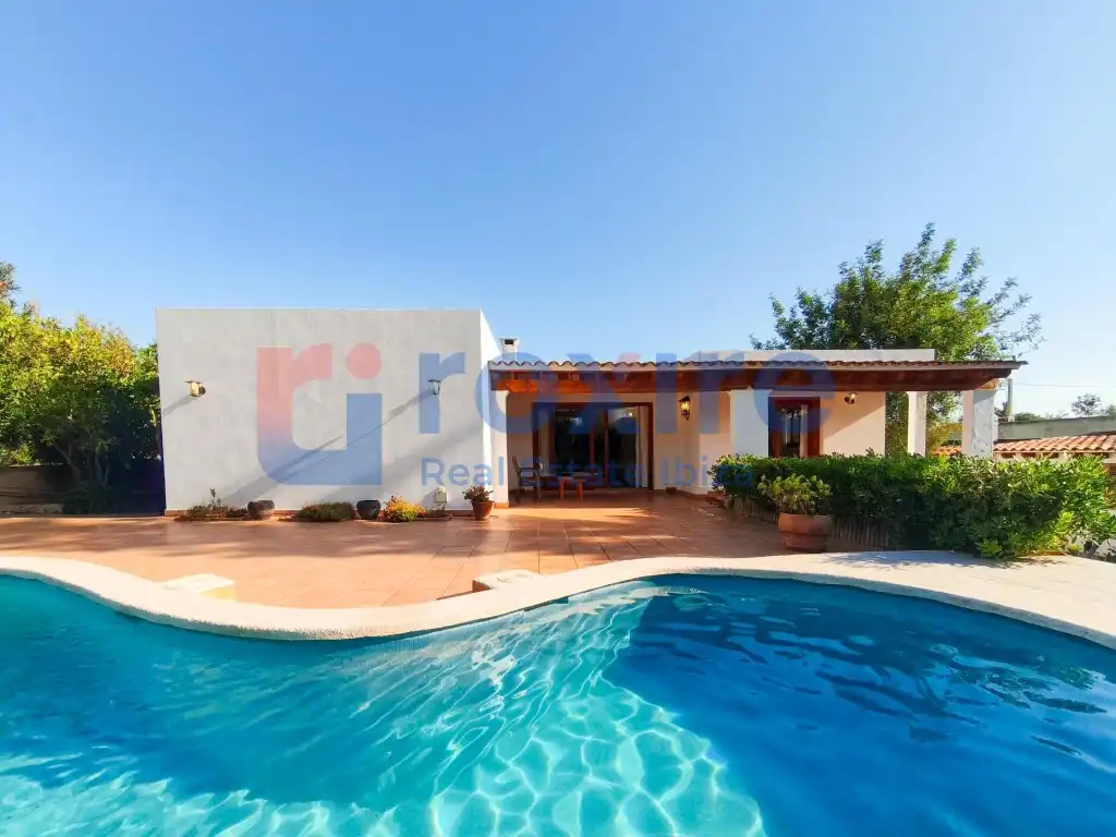 Vista exterior de Casa o chalet de alquiler en Sant Antoni de Portmany con Jardín privado, Terraza y Piscina