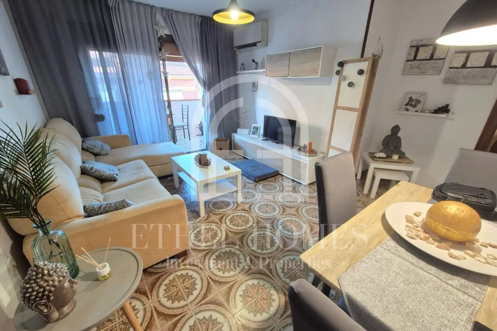 Living room of Flat for sale in Cornellà de Llobregat  with Air Conditioner and Balcony