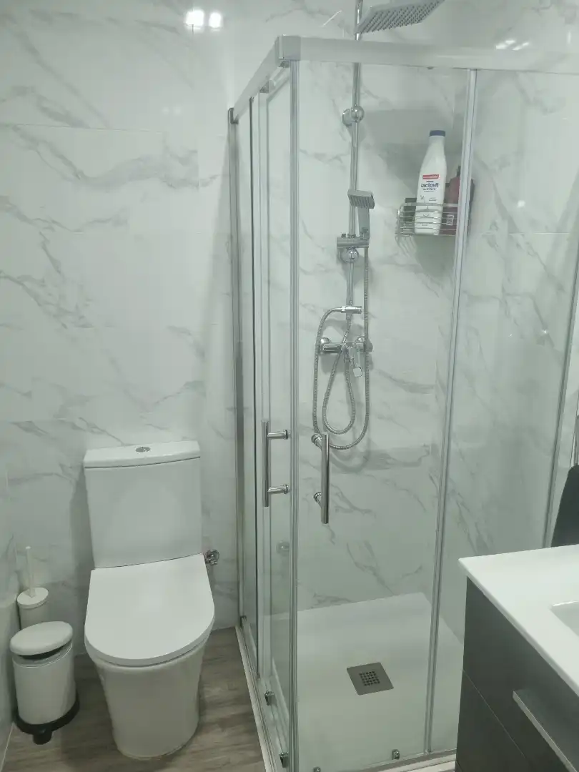 Baño de Casa adosada de alquiler en San Fernando con Aire acondicionado, Calefacción y Jardín privado
