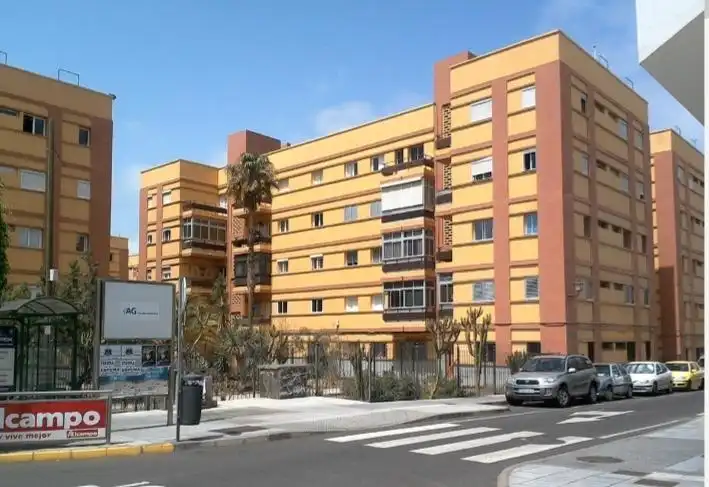 Vista exterior de Piso en venta en Telde