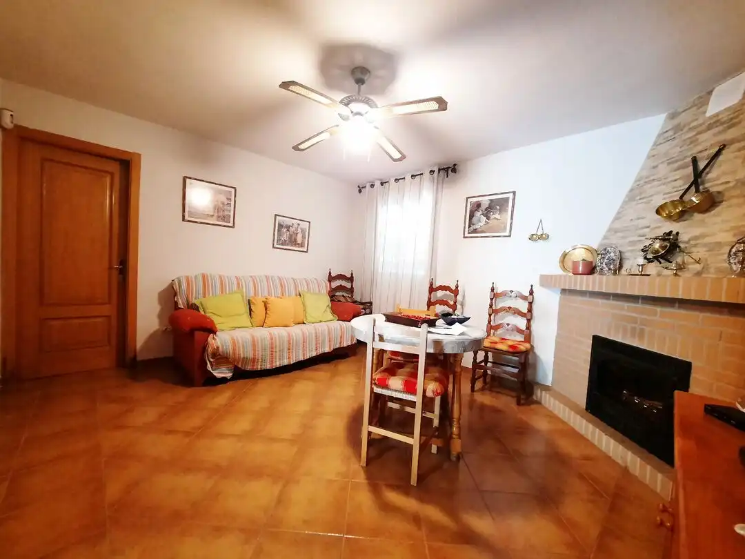 Sala de estar de Casa o chalet en venta en Escalona con Calefacción y Alarma