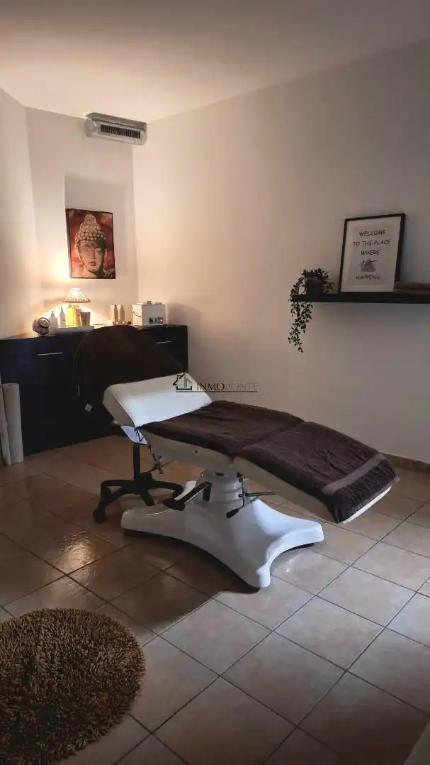 Habitación de Local de alquiler en Pontevedra Capital  con Amueblado