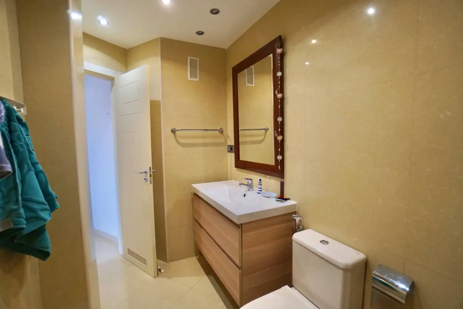 Baño de Piso de alquiler en Las Palmas de Gran Canaria con Jardín privado, Trastero y Amueblado
