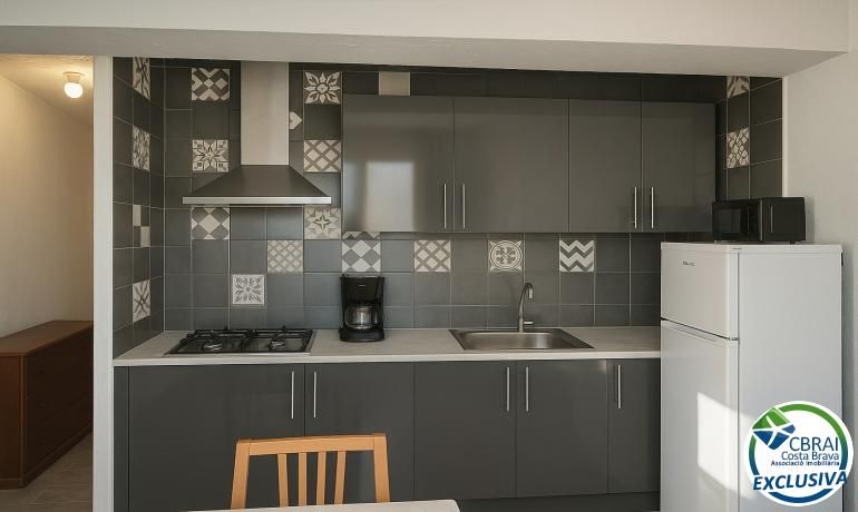 Cuina de Apartament en venda en Empuriabrava amb Moblat