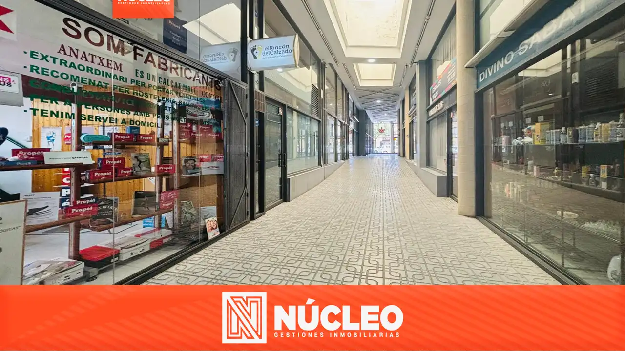 Locale commerciale in vendita a Plaça de la Puríssima Sang