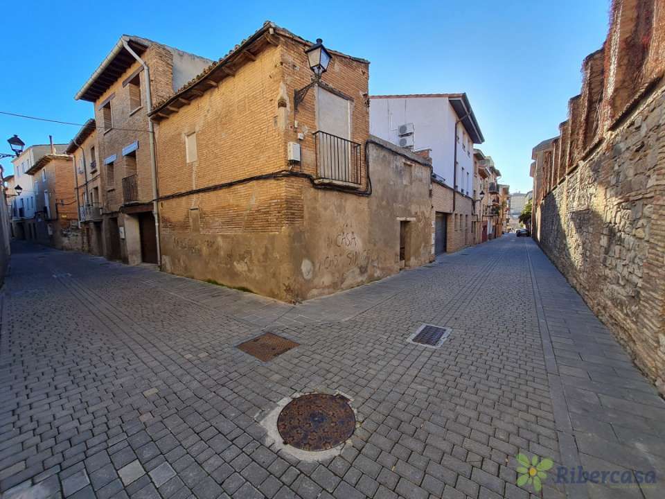 Vista exterior de Casa o xalet en venda en Tudela amb Calefacció, Terrassa i Traster