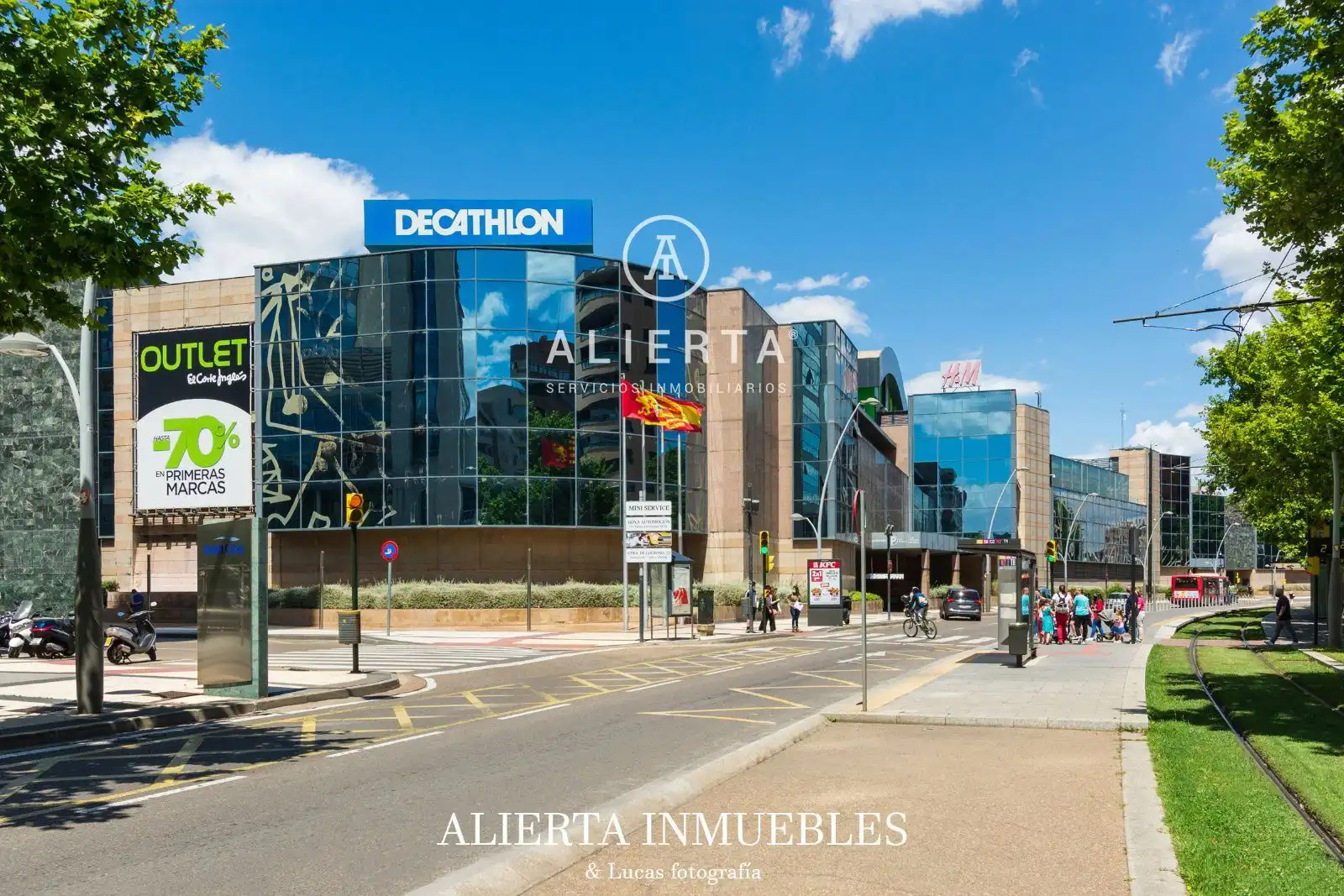 Vista exterior de Casa o chalet en venta en Zaragoza con Calefacción y Trastero