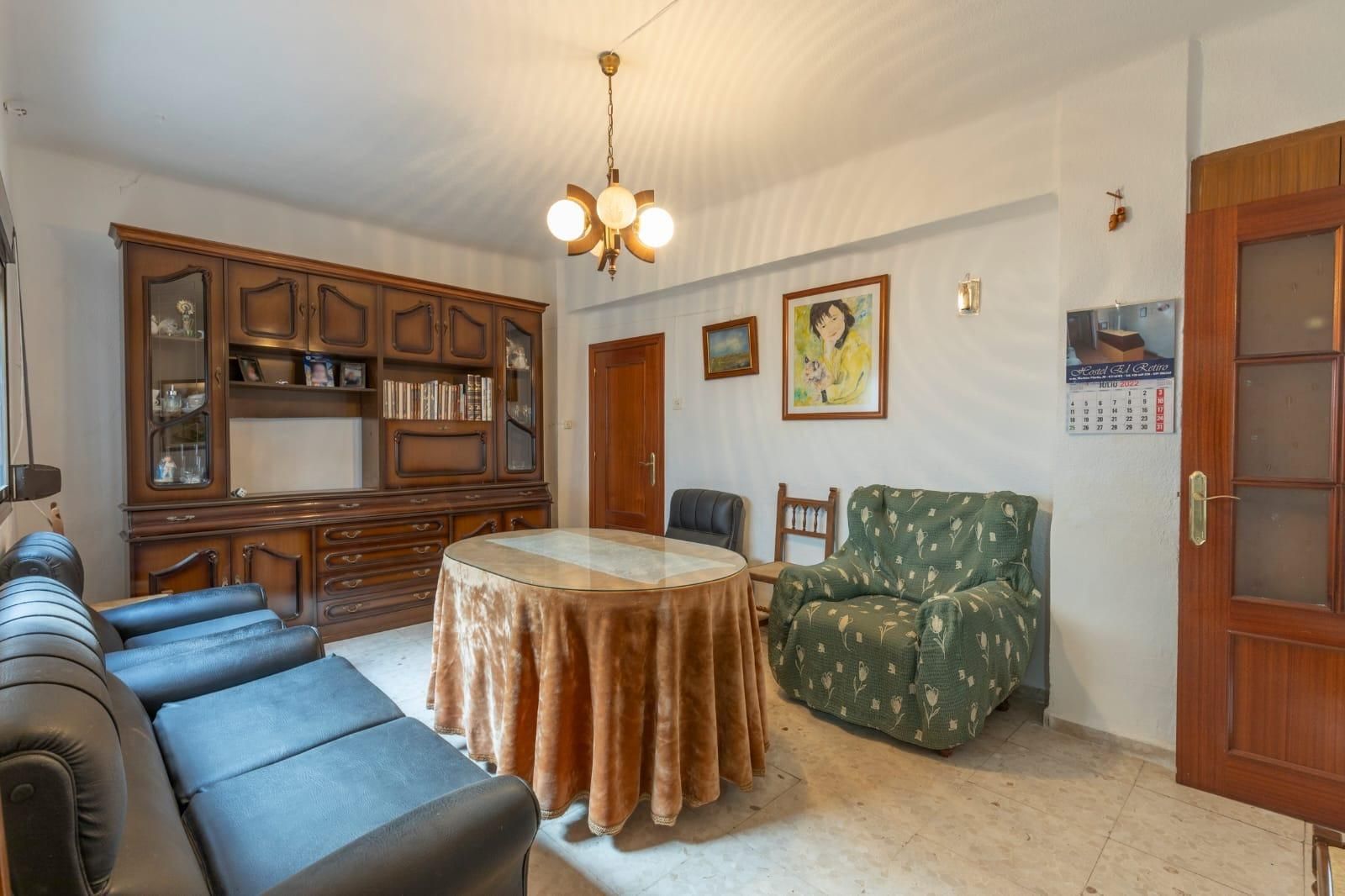Living room of Single-family semi-detached for sale in Guadix  with Terrace, Storage room and Balcony