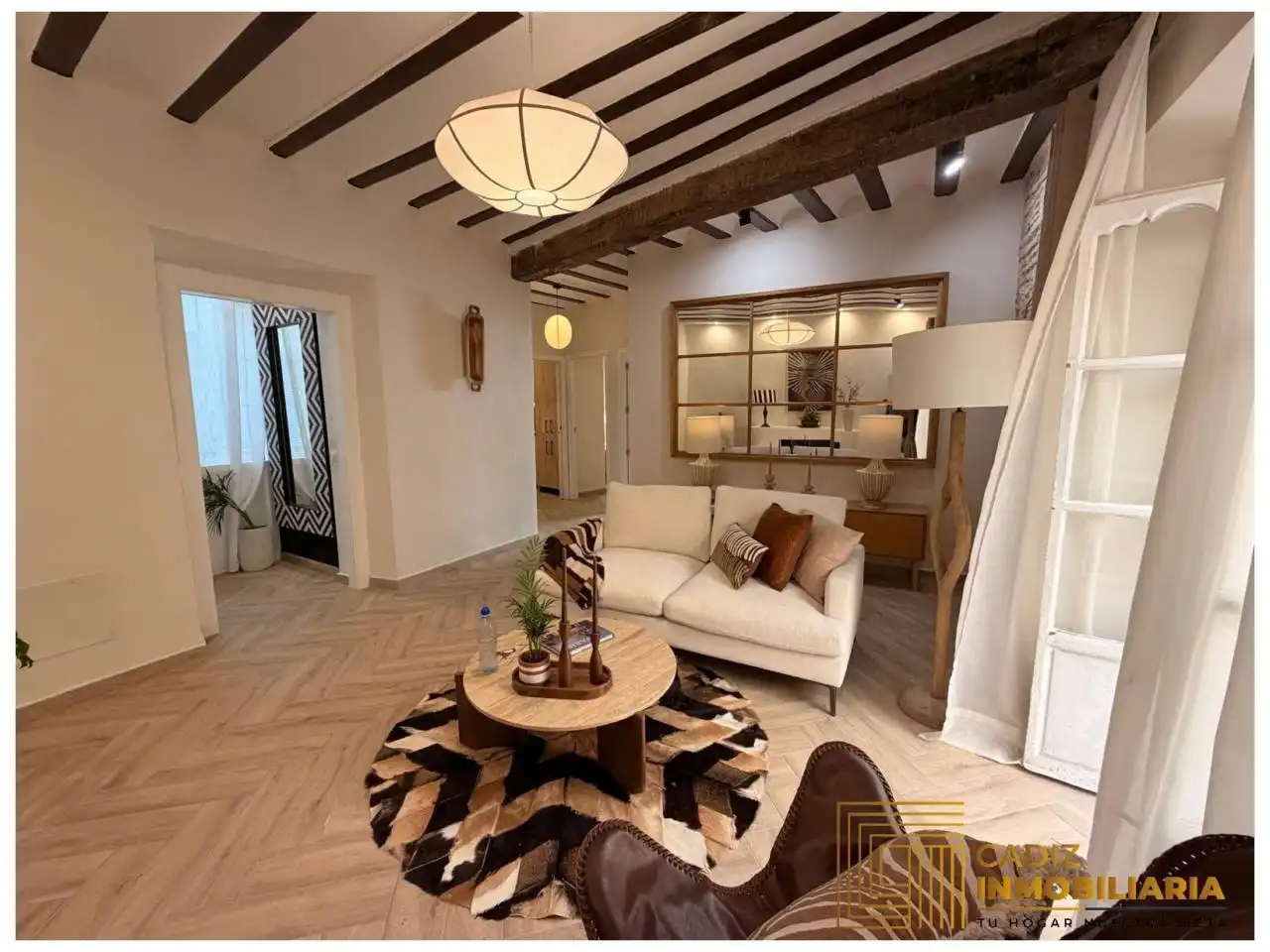 Sala d'estar de Pis en venda en Cádiz amb Moblat i Balcó