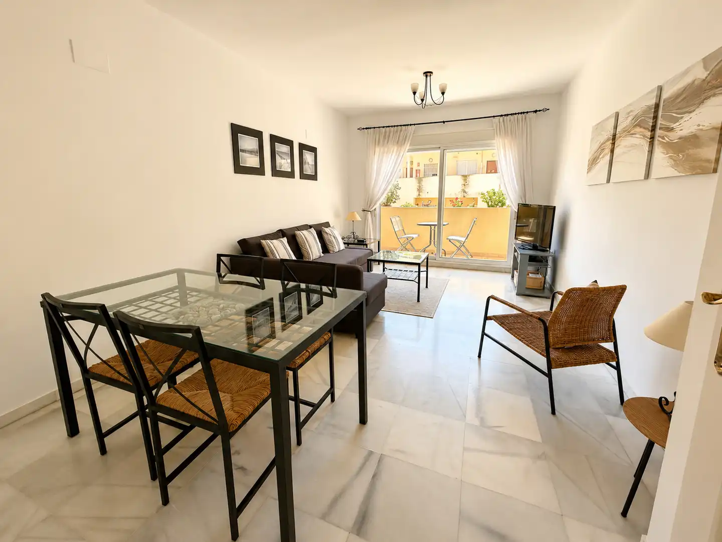 Sala d'estar de Pis en venda en Almería amb Aire condicionat, Terrassa i Balcó