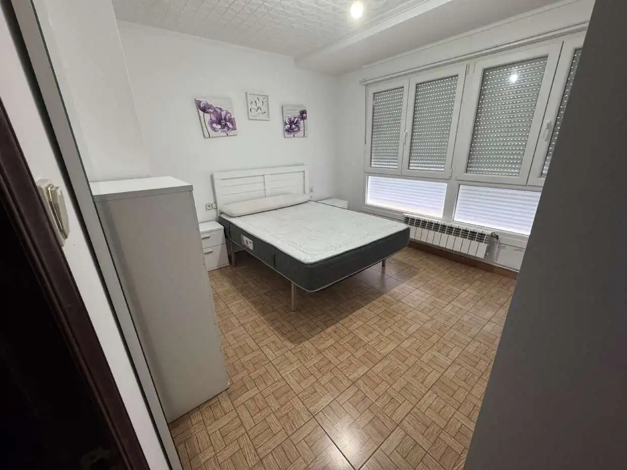 Habitación de Piso de alquiler en Carballo con Calefacción, Amueblado y Horno