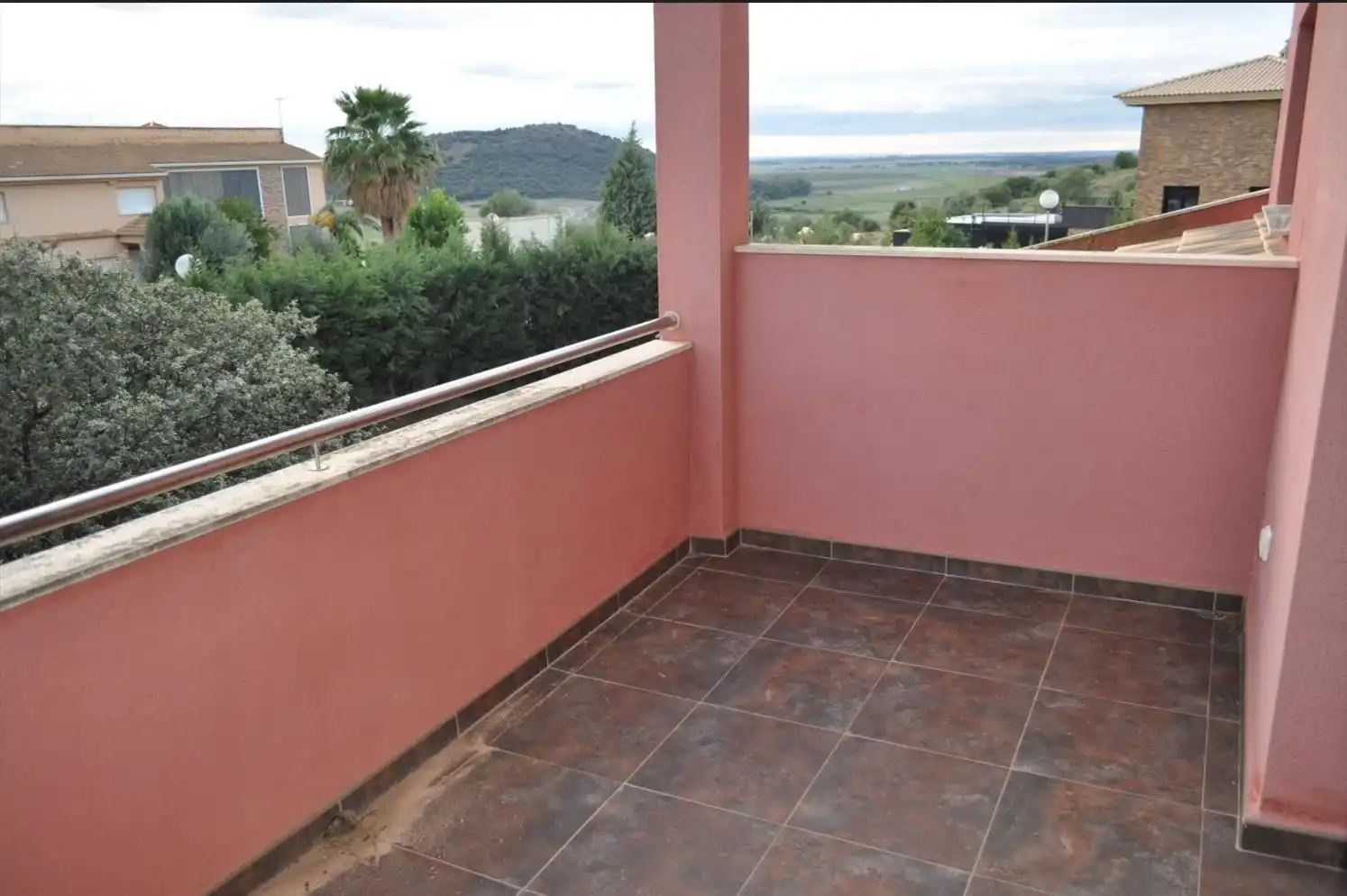 Terrassa de Casa adosada en venda en Cáceres amb Aire condicionat, Calefacció i Jardí privat