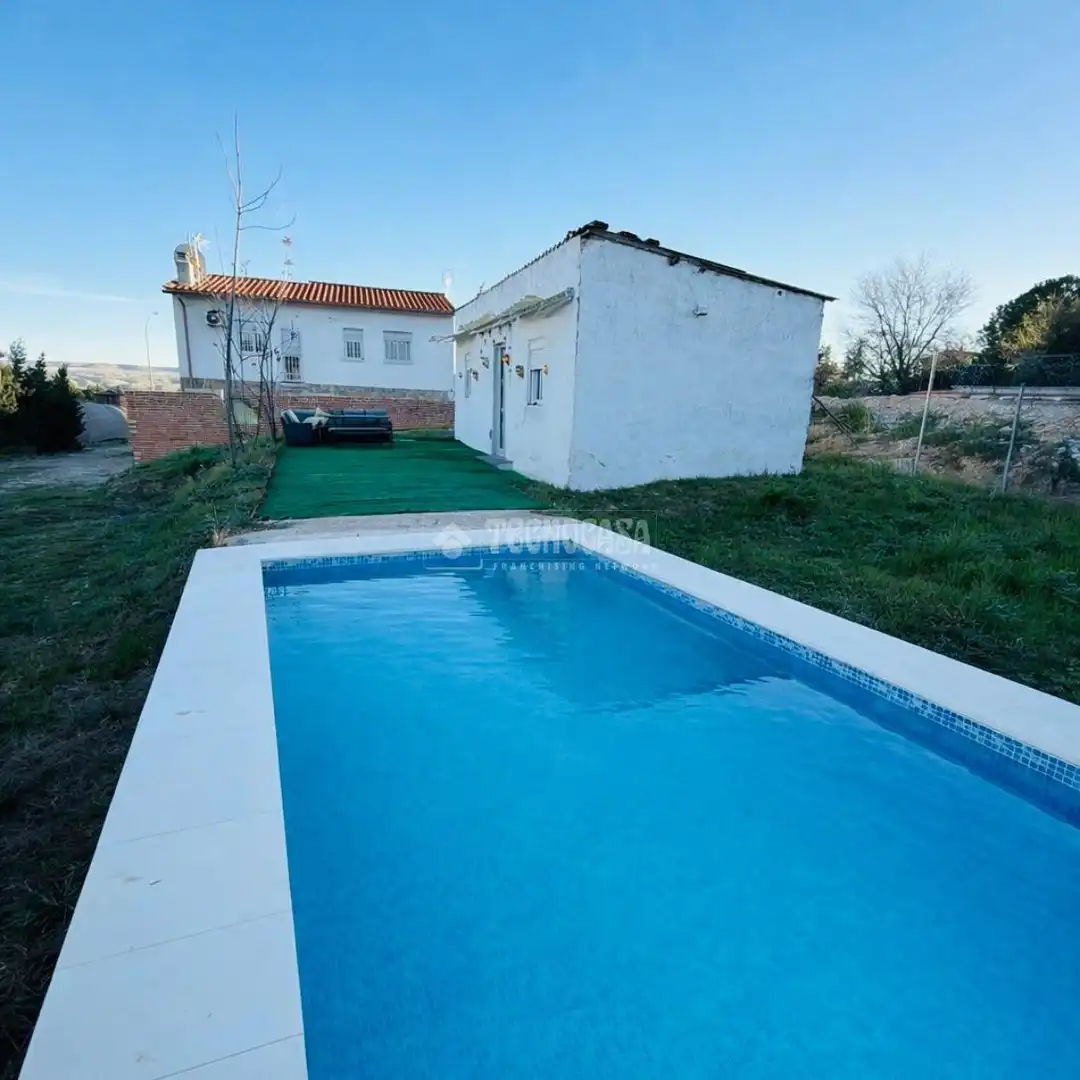 Piscina de Casa o chalet en venta en Colmenar de Oreja con Aire acondicionado, Calefacción y Jardín privado