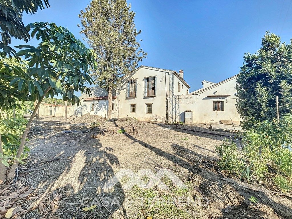 Vista exterior de Edifici en venda en Vélez-Málaga