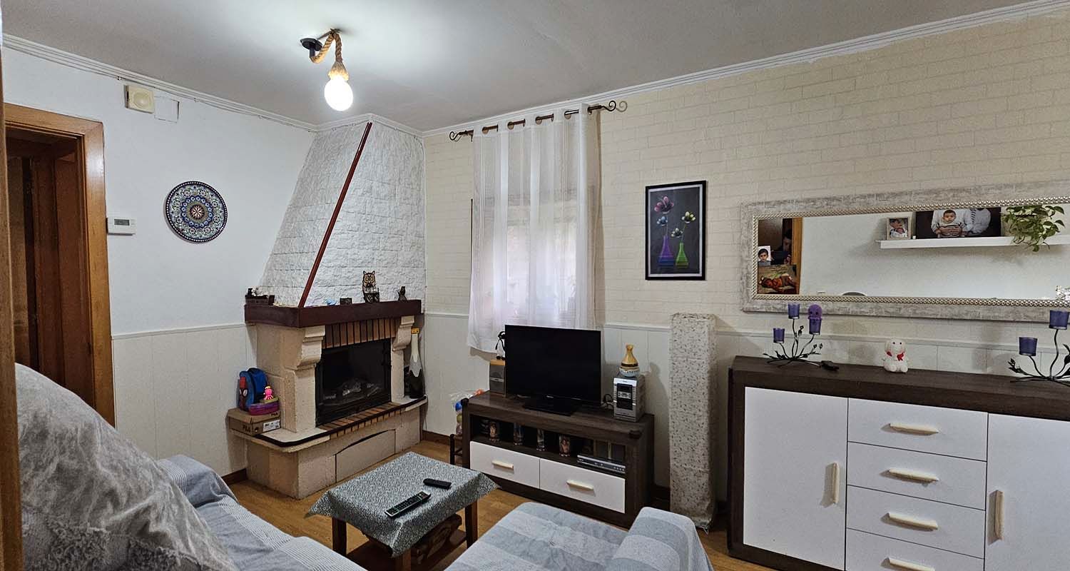 Sala d'estar de Edifici en venda en Hostalric amb Alarma