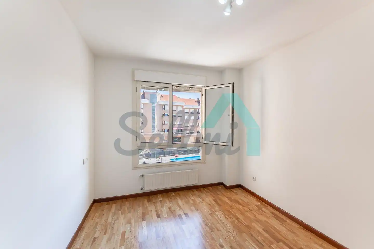 Schlafzimmer von Wohnung zum Verkauf in Oviedo  mit Heizung, Parkett und Terrasse