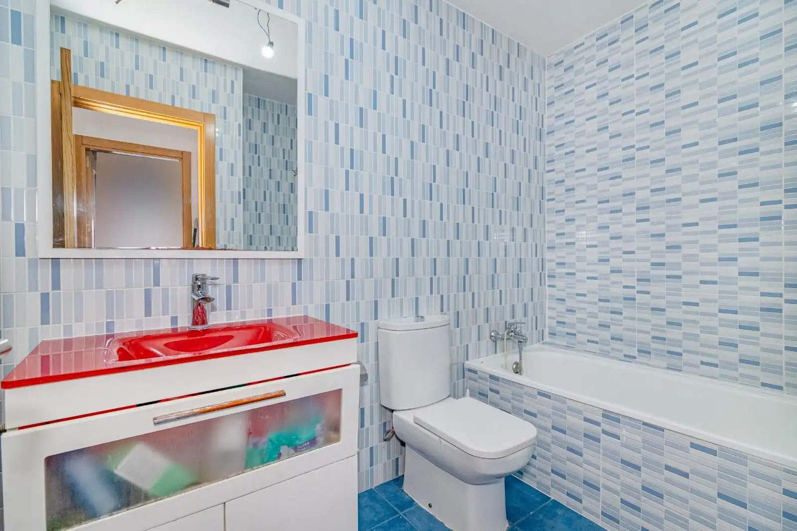 Bathroom of Flat for sale in Peligros  with Air Conditioner, Heating and Storage room