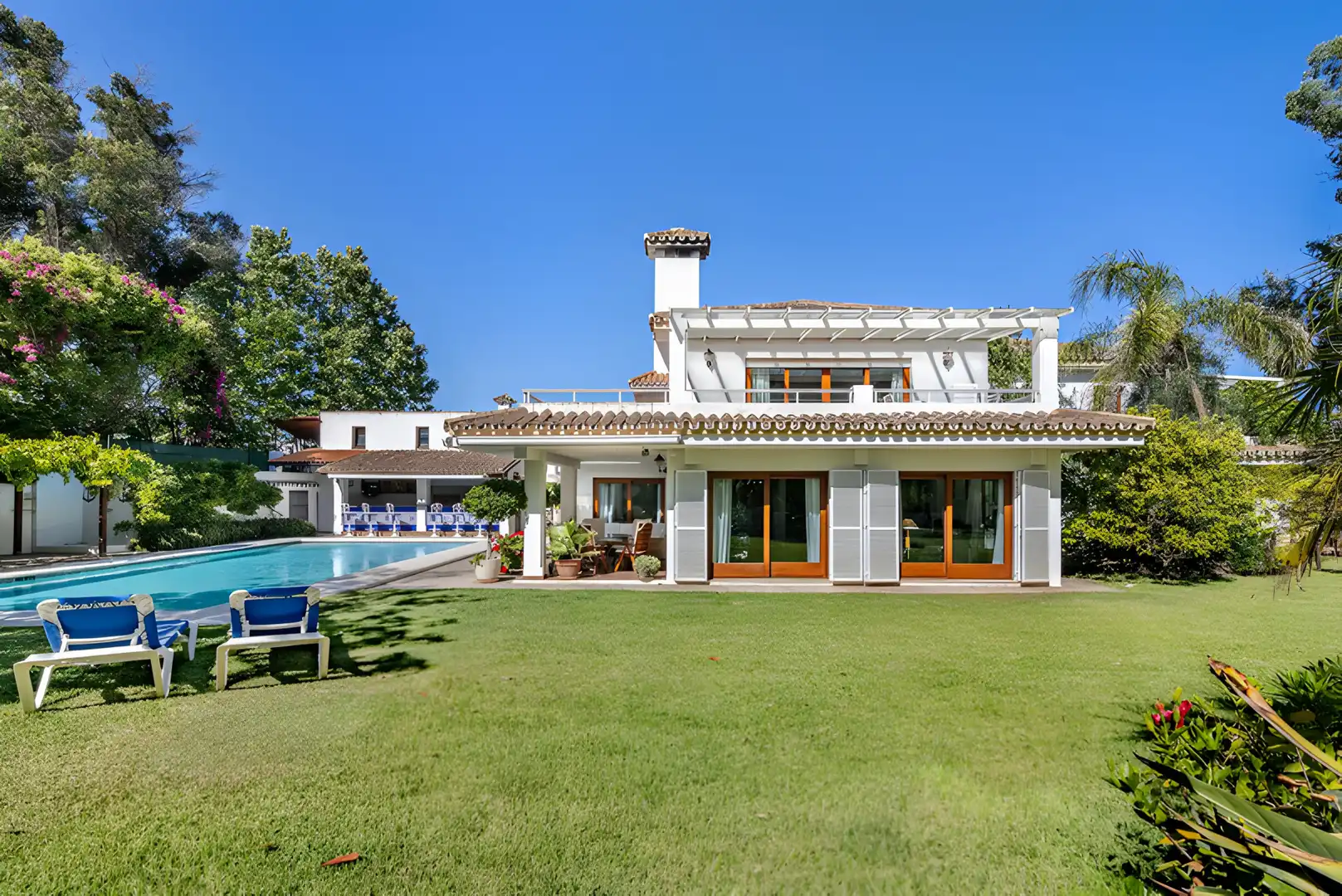 Casa amb piscina en venda a Estepona Pueblo, imagen 3