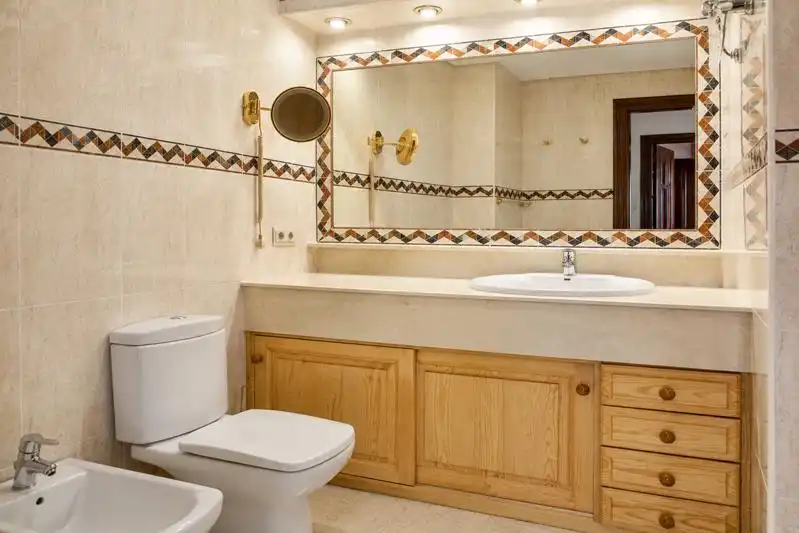 Bathroom of Flat for rent in Estepona  with Air Conditioner, Heating and Terrace