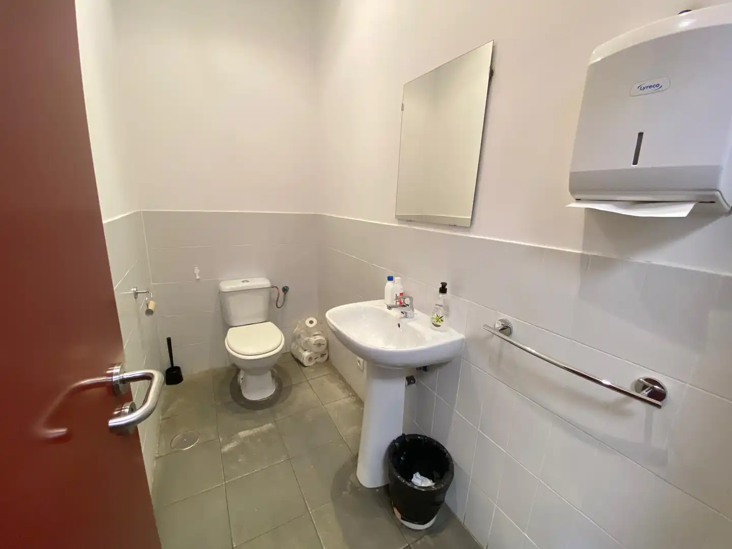 Badezimmer von Fabrikhallen zum Verkauf in Arroyomolinos (Madrid) mit Heizung