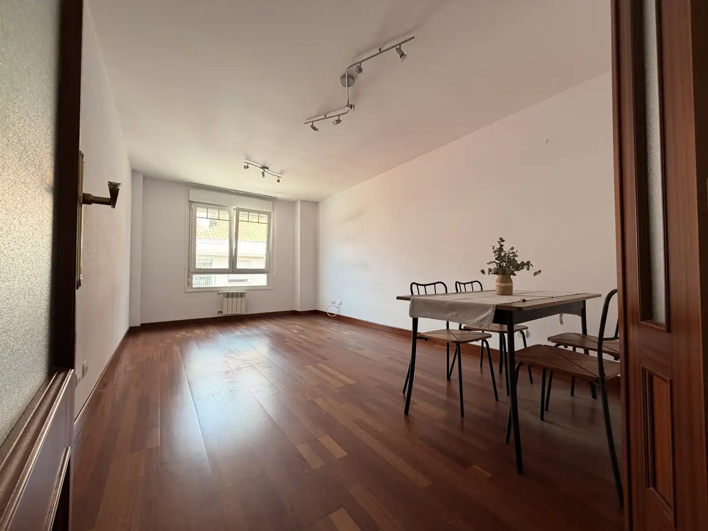 Sala d'estar de Pis en venda en Torrelavega  amb Parquet, Traster i Moblat
