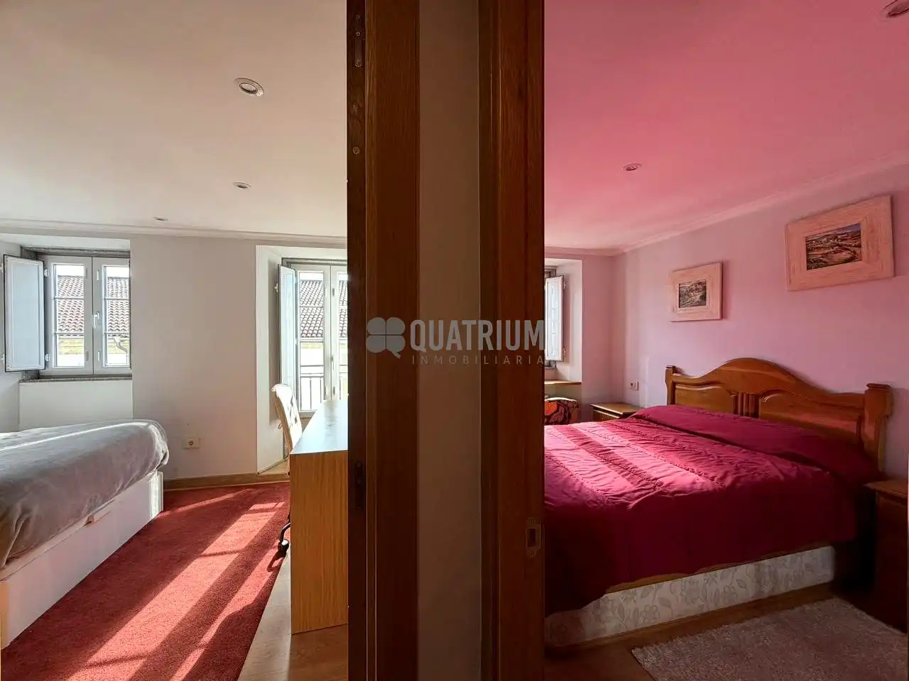 Flat for rent in Rúa das Carretas, Casco Histórico