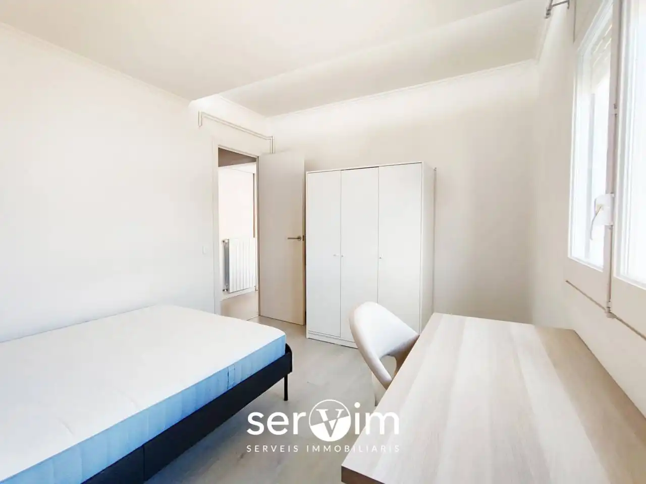 Schlafzimmer von Wohnung zum Verkauf in Girona mit Heizung und Balkon